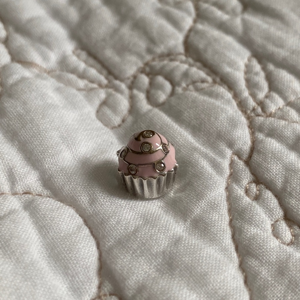 pandora cupcake charm